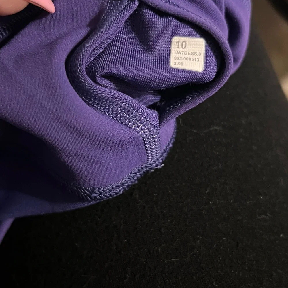 Lululemon  Purple Bike Shorts square size dot - Picture 4 of 6